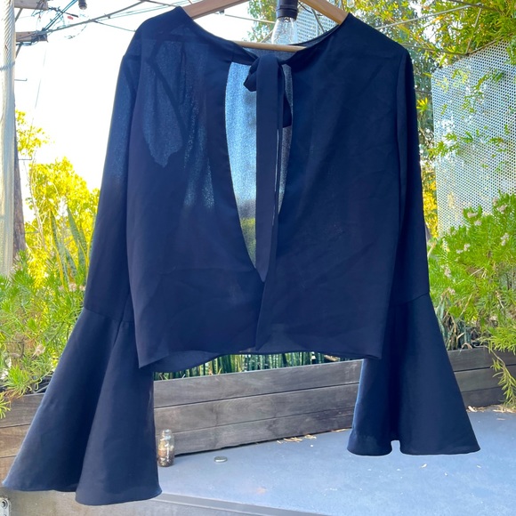 SOLD, Shear Open Back, Bow, Bell Sleeve Top 💫 - Picture 6 of 6